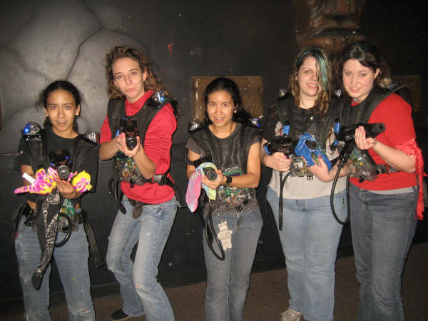  - discnow032009_girls_paintball